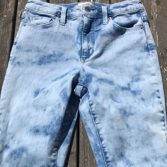 UNIVERSAL THREAD High Rise Light Acid Wash Jeans - Picture 6 of 10